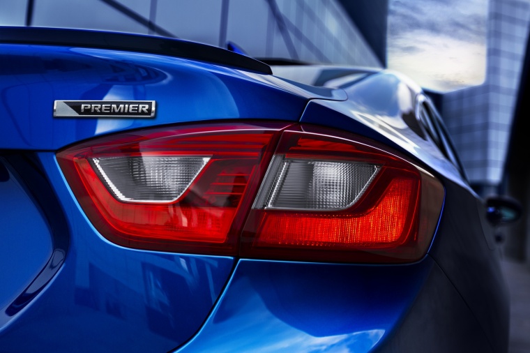 2016 Chevrolet Cruze Premier Sedan Tail Light Picture