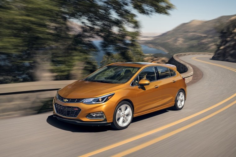 2017 Chevrolet Cruze Premier RS Hatchback Picture