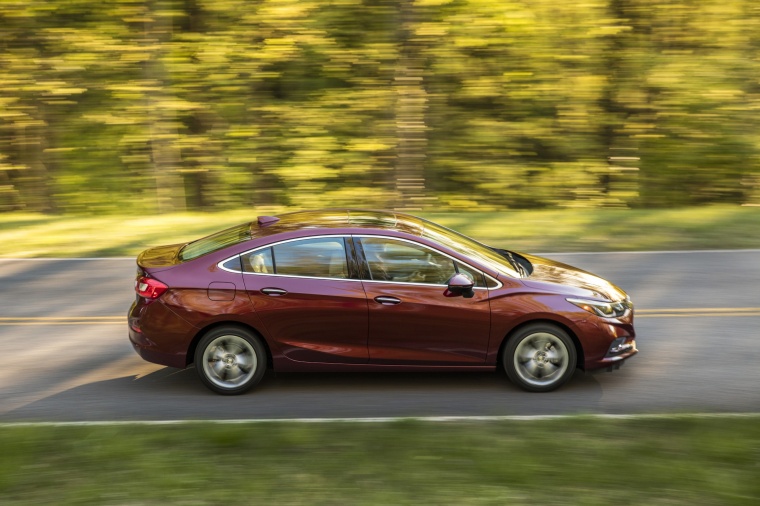 2017 Chevrolet Cruze Premier Sedan Picture