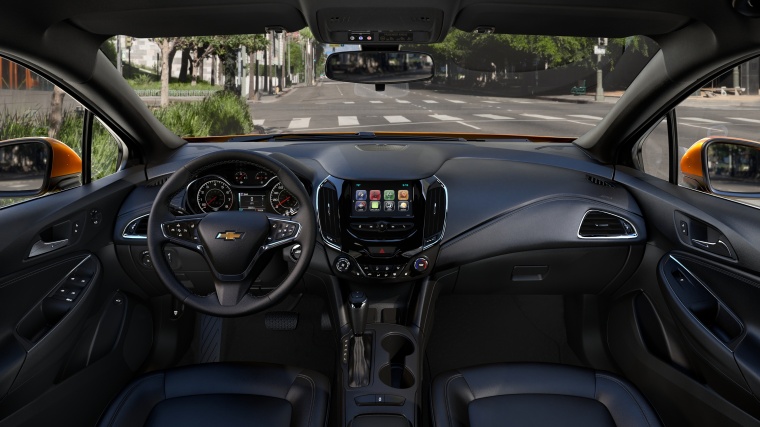 2018 Chevrolet Cruze Premier RS Hatchback Cockpit Picture