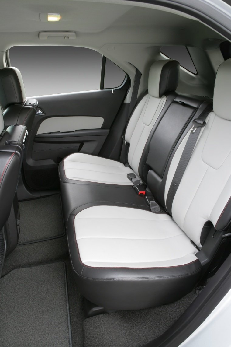 2012 Chevrolet Equinox LTZ Rear Seats Picture