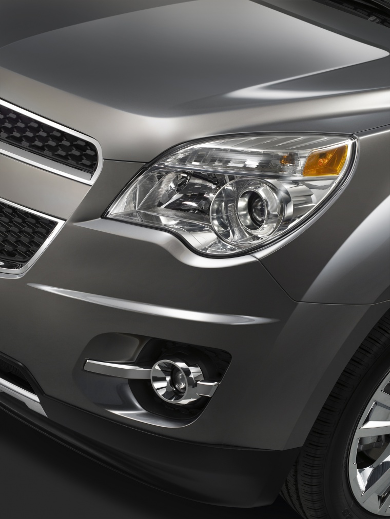 2013 Chevrolet Equinox Headlight Picture