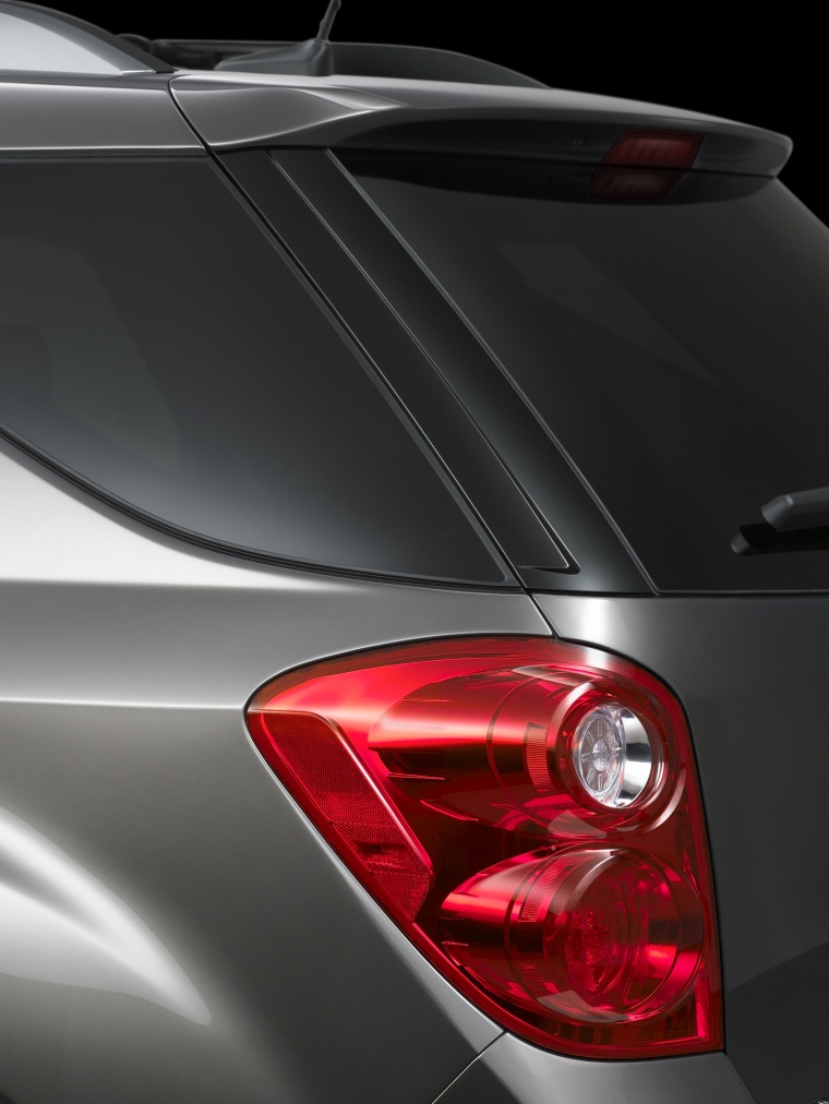 2014 Chevrolet Equinox Tail Light Picture