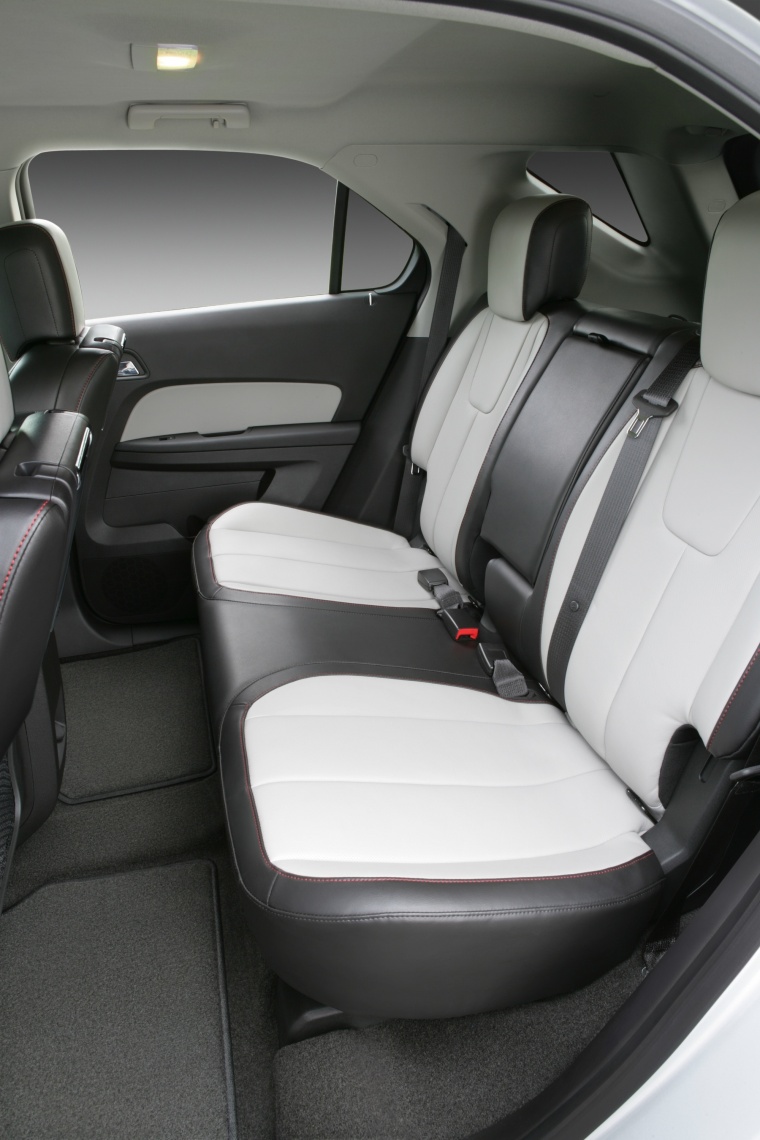 2015 Chevrolet Equinox LTZ Rear Seats Picture