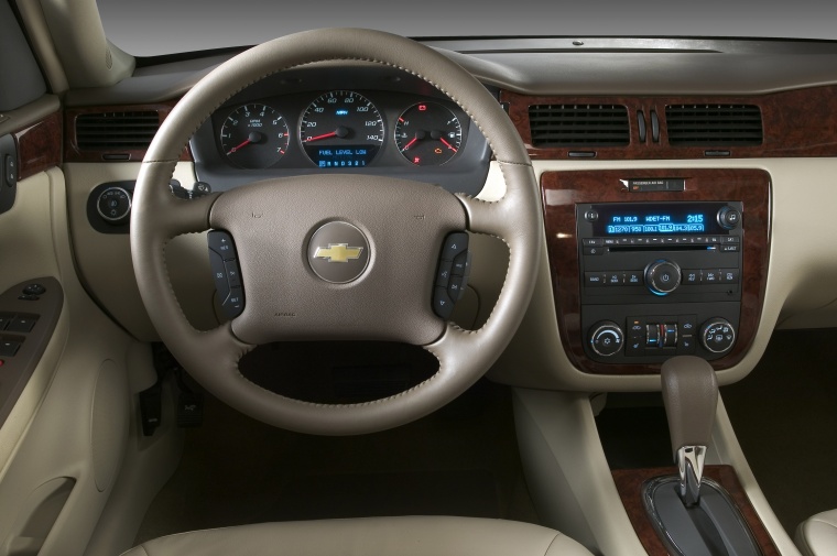 2012 Chevrolet Impala Cockpit Picture