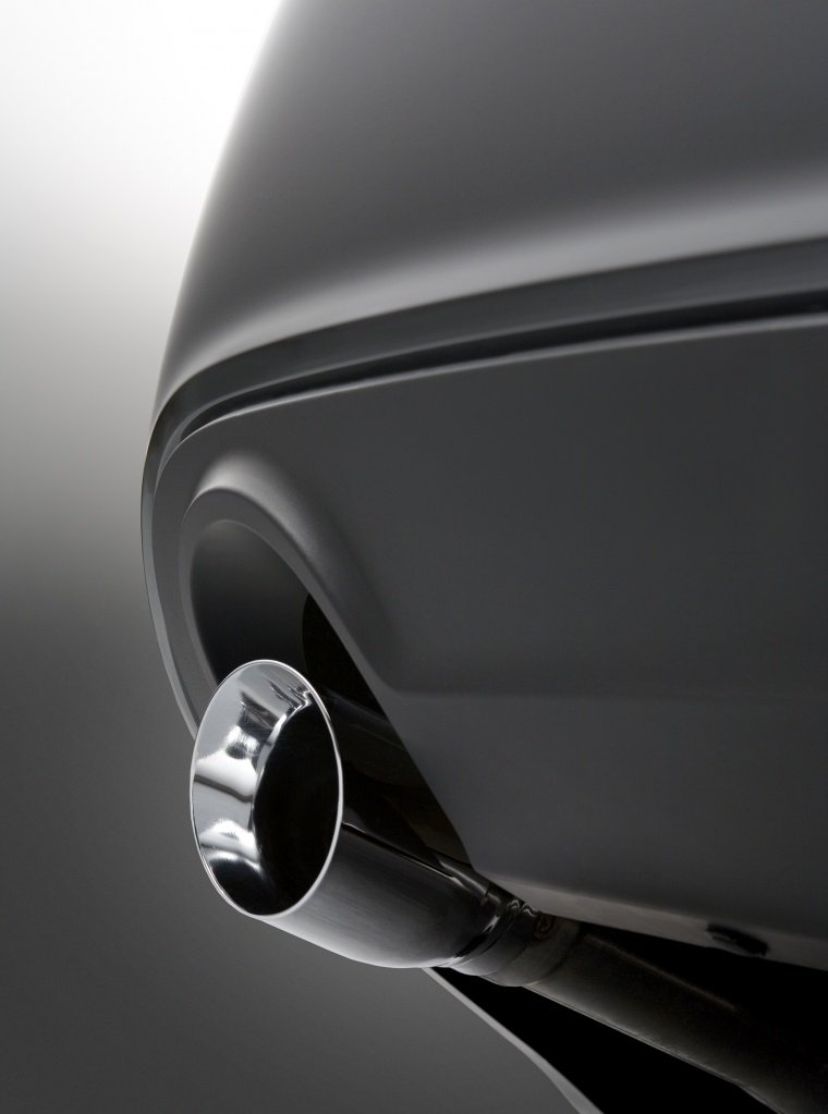 2012 Chevrolet Malibu LTZ Exhaust Tip Picture