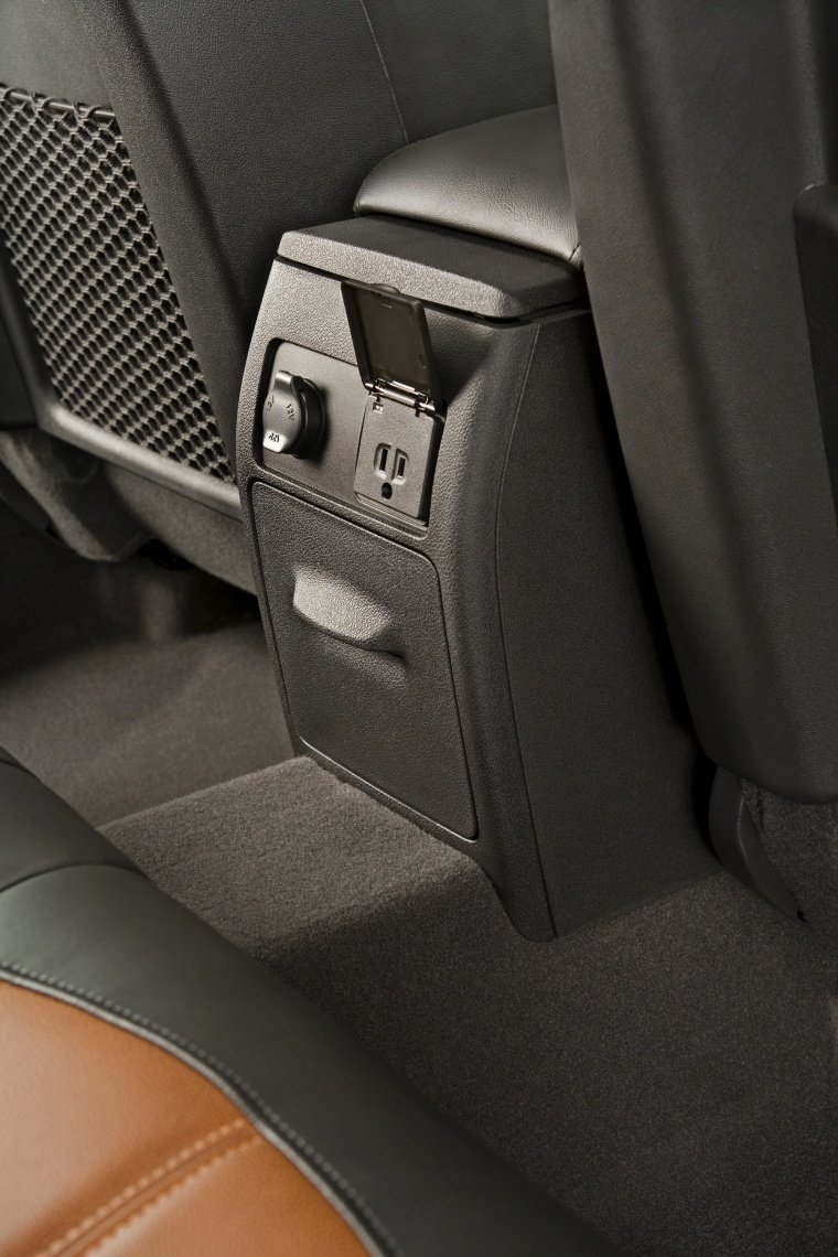 2012 Chevrolet Malibu LTZ Interior Picture