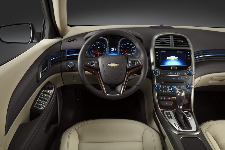 2013 Chevrolet Malibu Eco Cockpit Picture