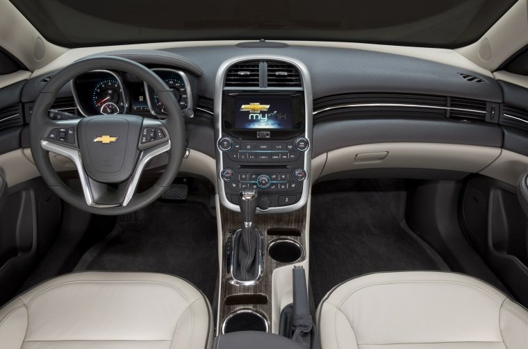 2016 Chevrolet Malibu Limited Cockpit Picture