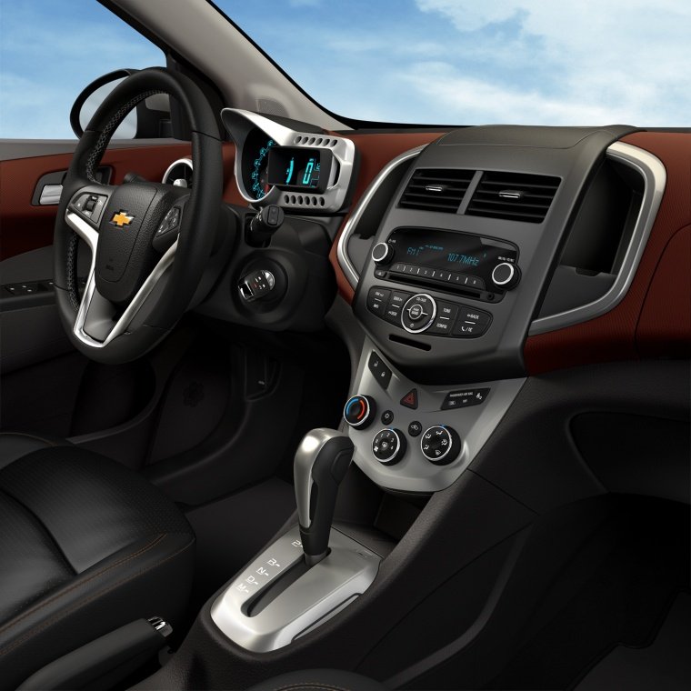 2013 Chevrolet Sonic Hatchback Center Stack Picture