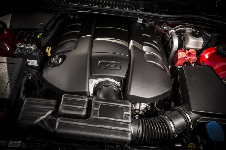 2015 Chevrolet SS 6.2-liter V8 Engine Picture