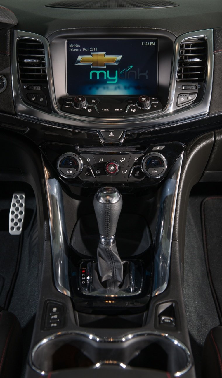 2015 Chevrolet SS Center Stack Picture