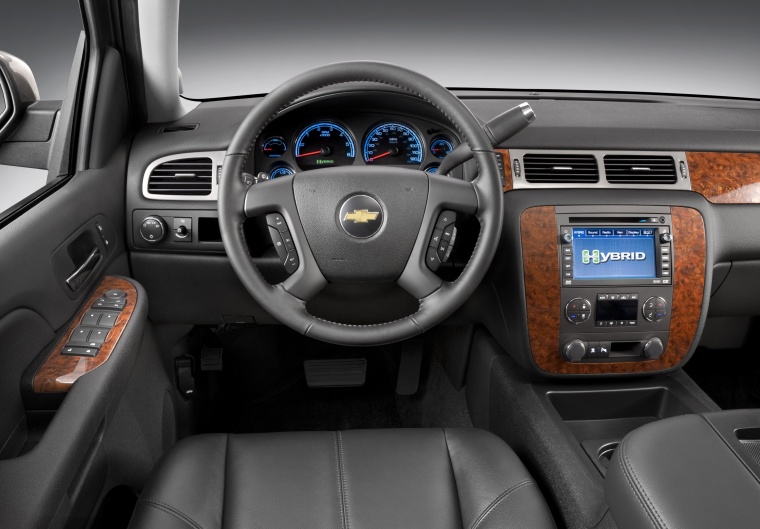 2010 Chevrolet Tahoe Hybrid Cockpit Picture