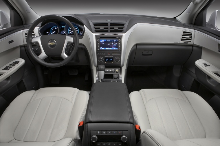 2010 Chevrolet Traverse LTZ Cockpit Picture