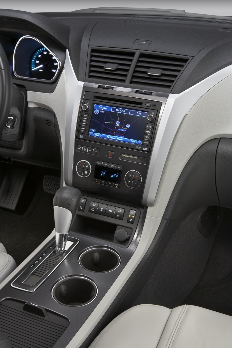 2010 Chevrolet Traverse LTZ Center Stack Picture