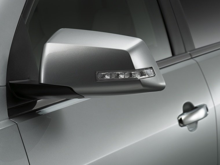 2012 Chevrolet Traverse LTZ Door Mirror Picture