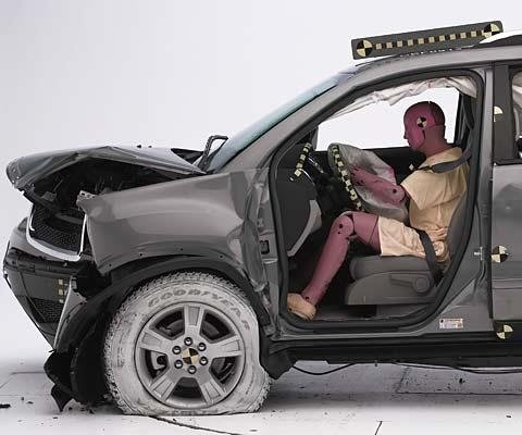 2013 Chevrolet Traverse IIHS Frontal Impact Crash Test Picture