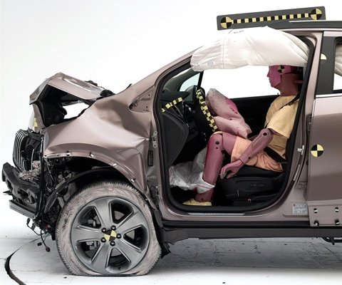2015 Chevrolet Trax IIHS Frontal Impact Crash Test Picture