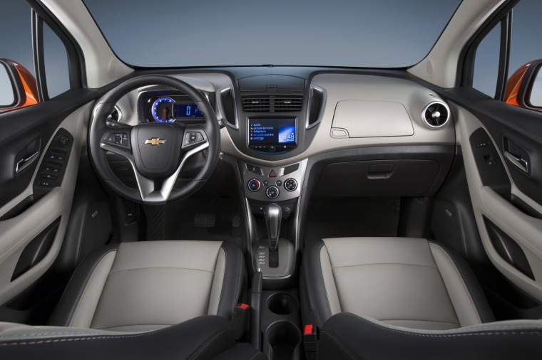 2016 Chevrolet Trax LTZ AWD Cockpit Picture