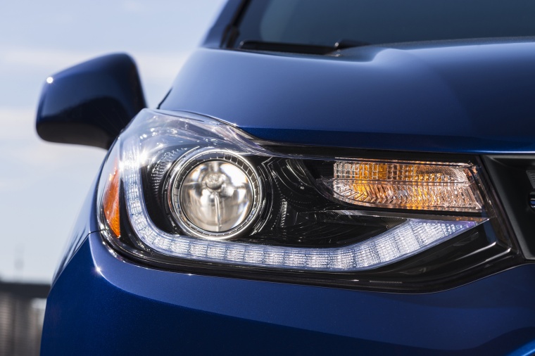 2018 Chevrolet Trax Premier Headlight Picture