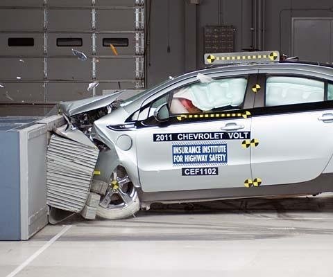 2013 Chevrolet Volt IIHS Frontal Impact Crash Test Picture