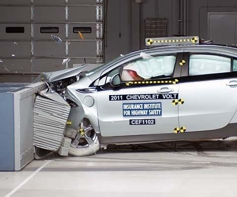 2015 Chevrolet Volt IIHS Frontal Impact Crash Test Picture
