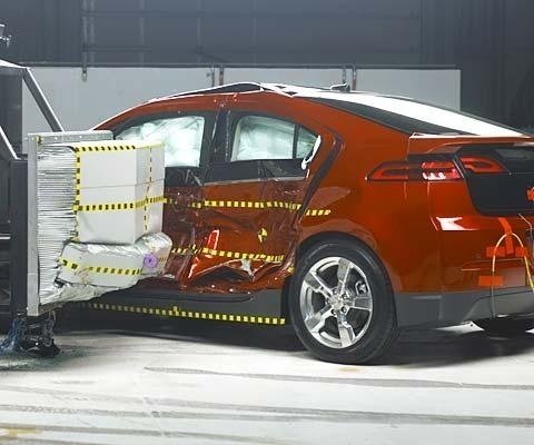 2015 Chevrolet Volt IIHS Side Impact Crash Test Picture