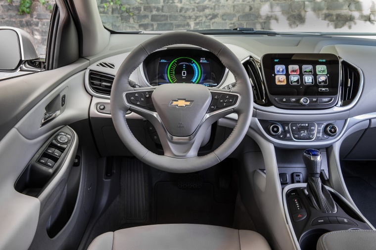 2018 Chevrolet Volt Cockpit Picture