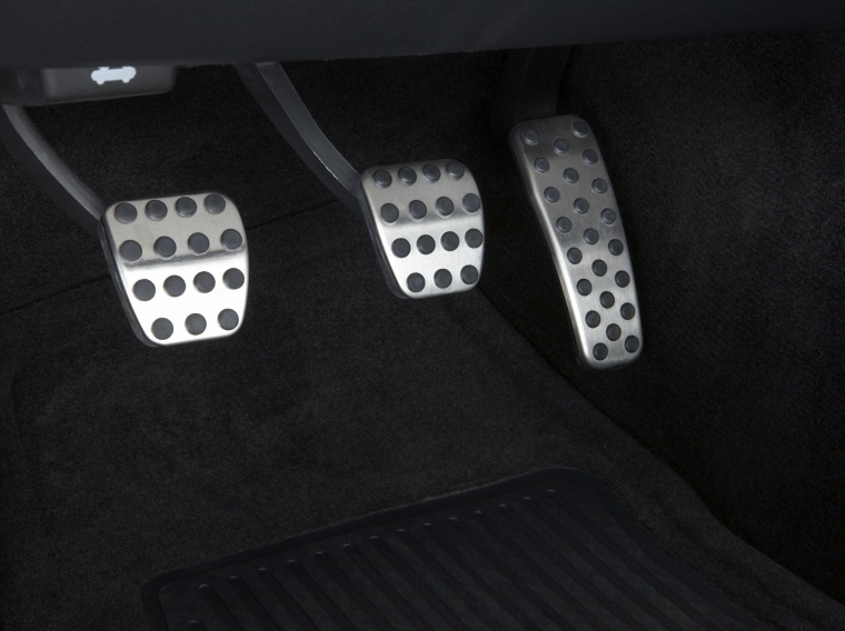 2010 Dodge Challenger R/T Pedals Picture