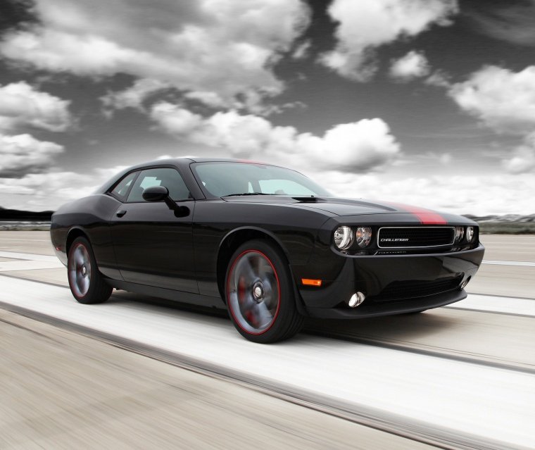 2012 Dodge Challenger SXT Picture