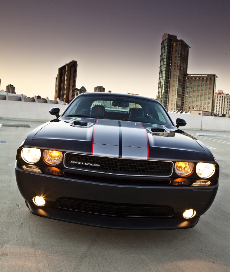 2012 Dodge Challenger SXT Picture