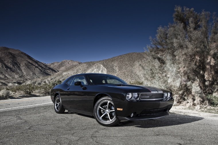2013 Dodge Challenger SXT Picture
