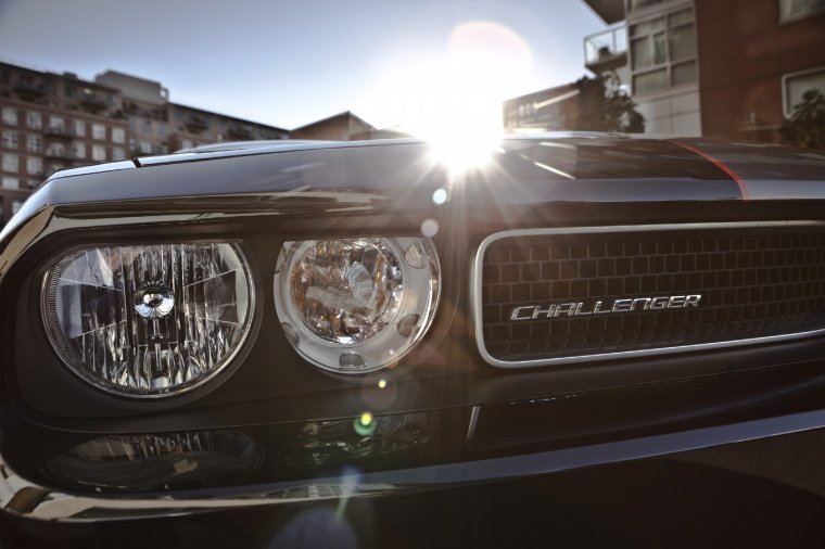 2014 Dodge Challenger SXT Front Fascia Picture