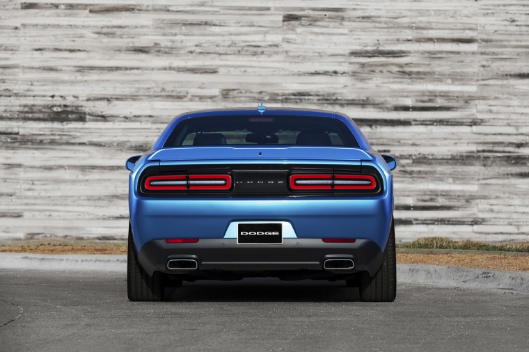 2015 Dodge Challenger SXT Picture