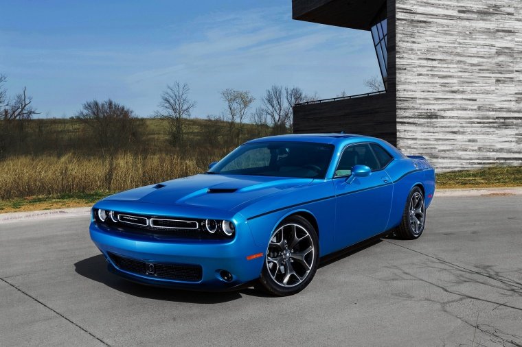 2016 Dodge Challenger SXT Picture