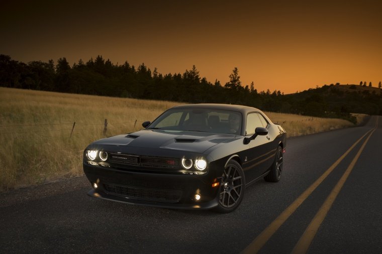 2016 Dodge Challenger R/T Scat Pack Picture