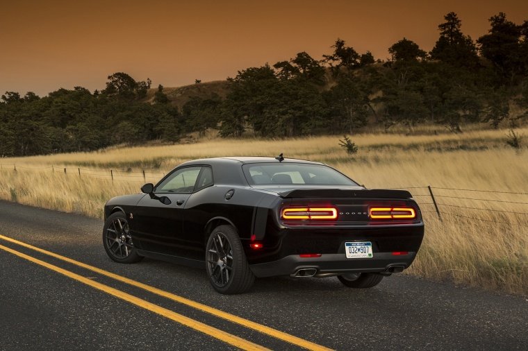 2016 Dodge Challenger R/T Scat Pack Picture