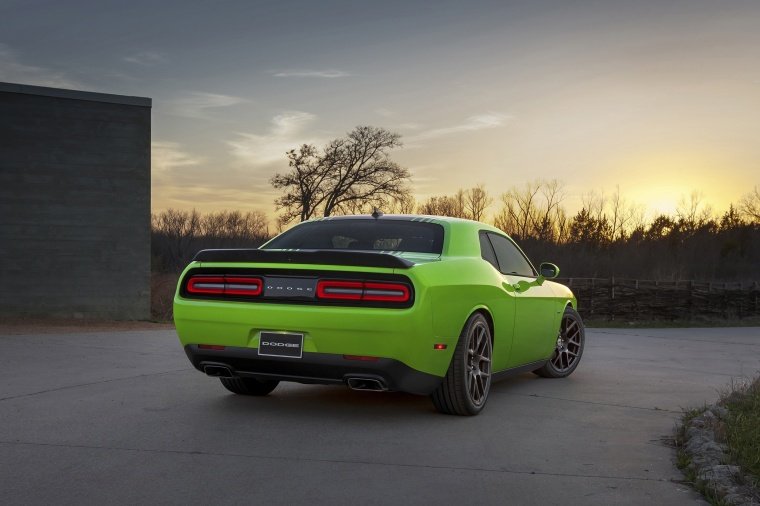 2016 Dodge Challenger R/T Shaker Picture