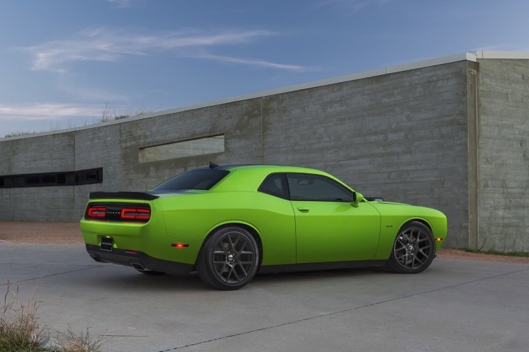 2016 Dodge Challenger R/T Shaker Picture