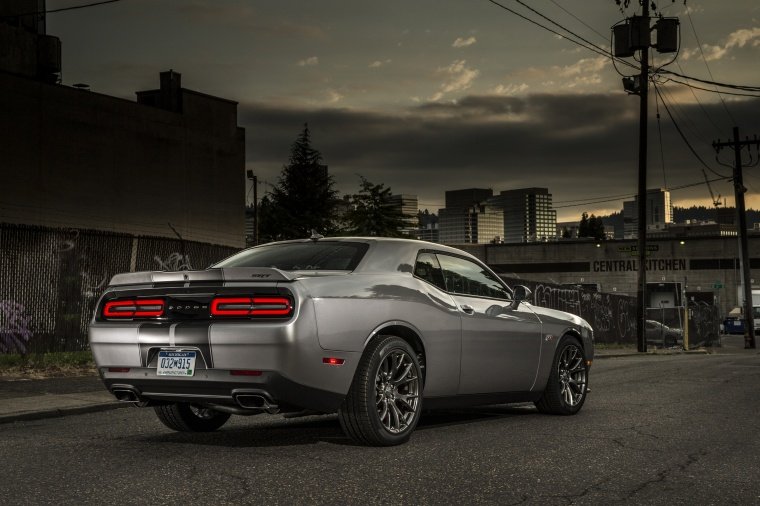 2016 Dodge Challenger SRT Picture