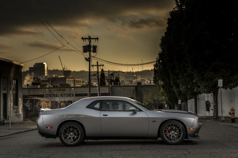 2016 Dodge Challenger SRT Picture