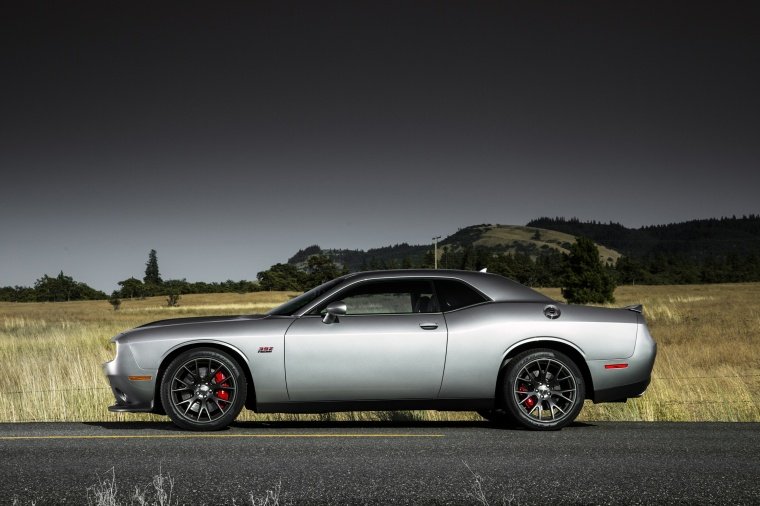 2016 Dodge Challenger SRT Picture