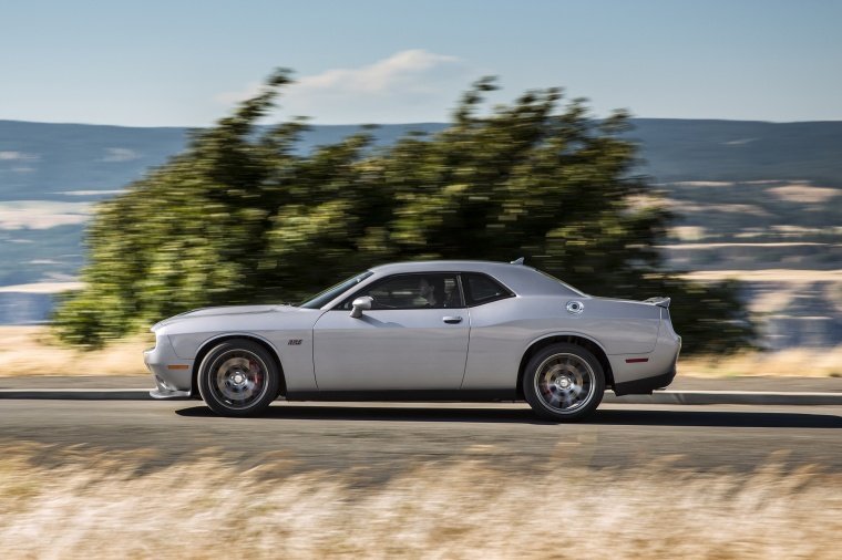2016 Dodge Challenger SRT Picture