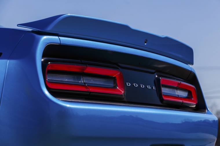 2016 Dodge Challenger SXT Tail Light Picture