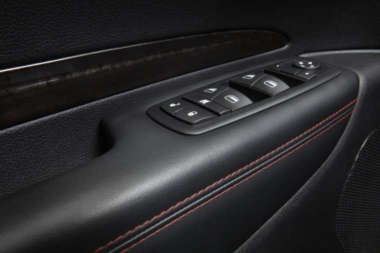 2012 Dodge Durango R/T Door Panel Picture