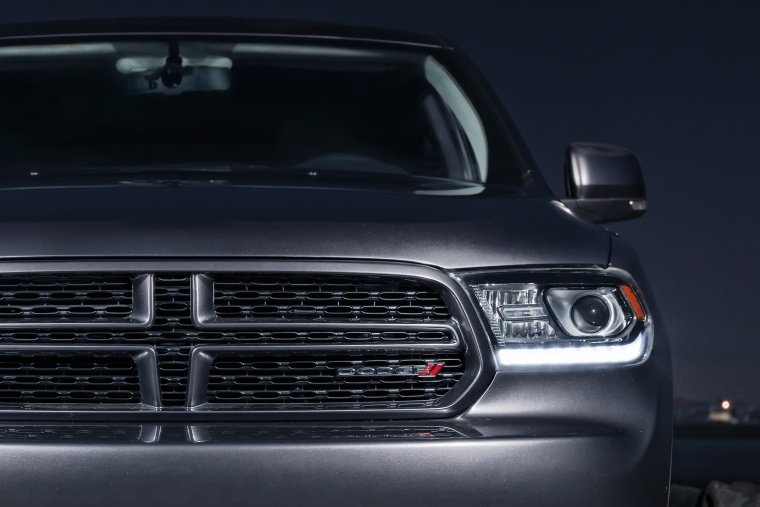 2015 Dodge Durango R/T Headlight Picture