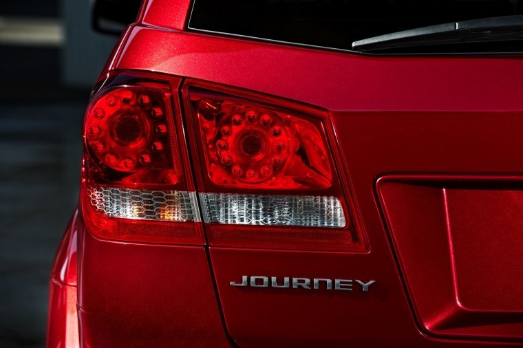 2018 Dodge Journey Tail Light Picture