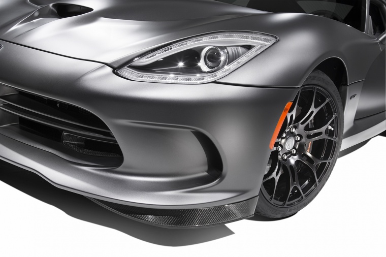 2014 Dodge SRT Viper Time Attack Headlight Picture