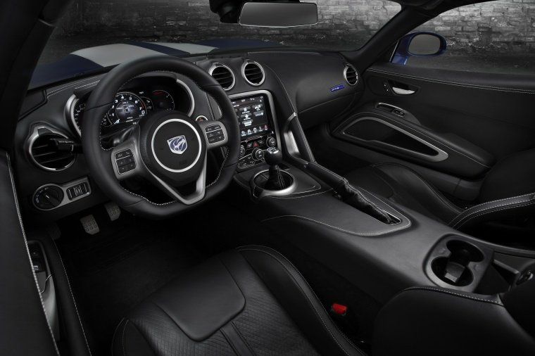 2015 Dodge Viper GTS Cockpit Picture