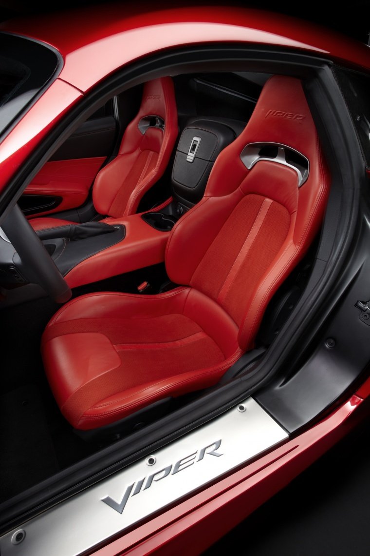 2016 Dodge Viper GTS Front Seats Picture